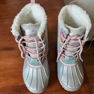 Juicy Couture kids snow boots